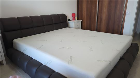 Bračni krevet 180x200 (širina x dužina), koža