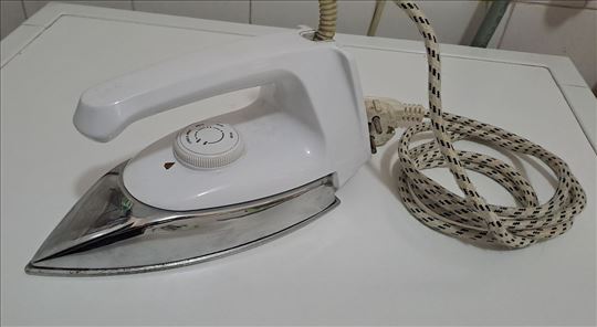 Clatronic - klasična pegla