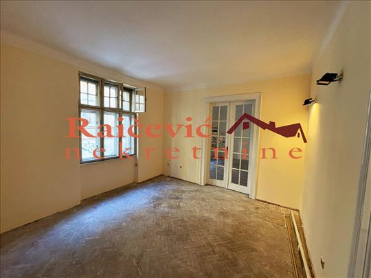 Dorcol 4.0, salonac, dva ulaza! 