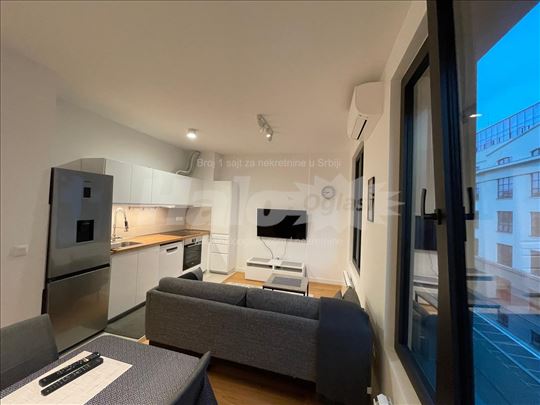 Dorcol, K-distrikt, namesten stan sa garazom