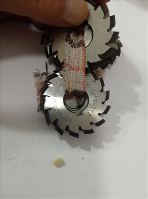 Glodalo modulno u Garnituri M1. 25Jal