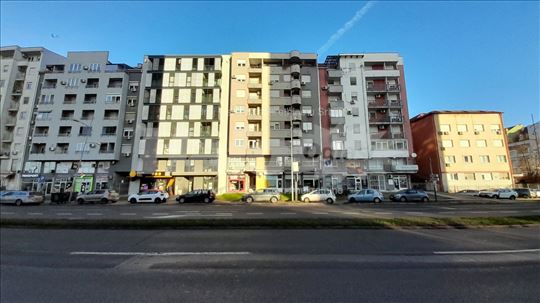 GRBAVICA Bulevar Cara Lazara 104 Lux namešten