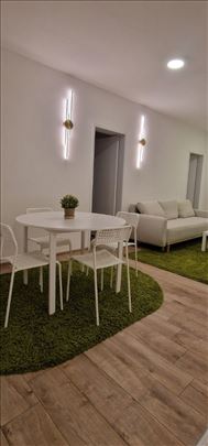 Izdaje se dvoiposoban stan – Cvetkova pijaca 