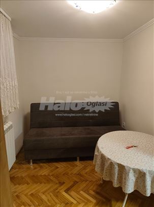 Izdajem sobu u Zarkovu bez troskova
