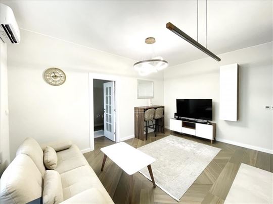 Kalemegdan, odlična lokacija, moderan, odmah uselj