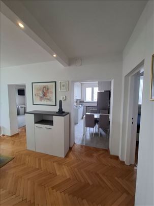 Karaburma, 55m2, uknjižen, renoviran, sa liftom