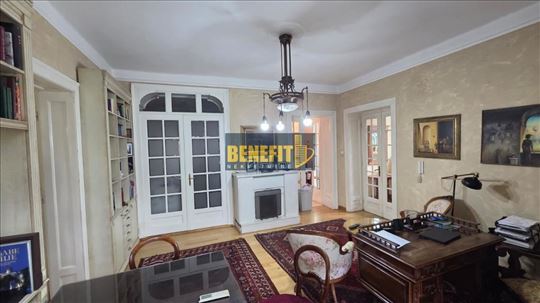 Komforan stan na dva nivoa, Senjak