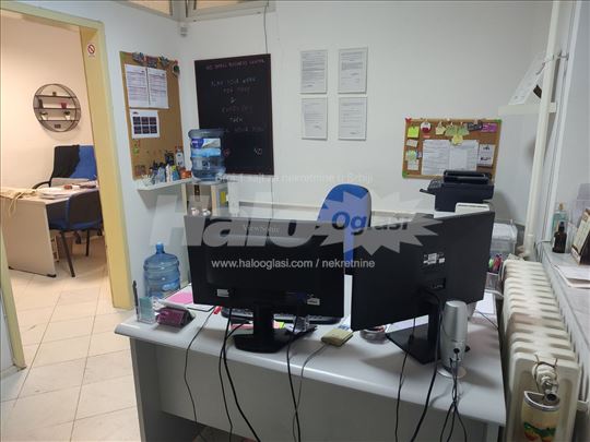 Namešten kancelarijski poslovni prostor