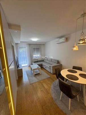 Neimar 1.5 novogradnja sa garaznim mestom (100e) l