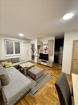 Novi Sad, Odlican jednioposoban stan, Bate Brkica