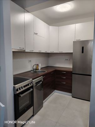 Novogradnja 27m2 opremljen novim nameštajem