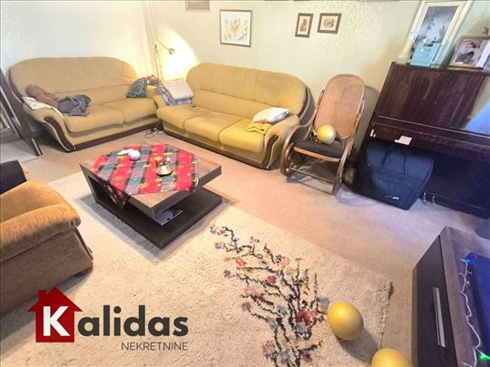 Petrovaradin, odličan stan, povoljno!