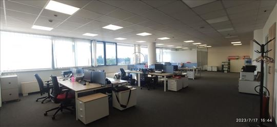 Posl. prostor, Ušće, 379,40m2+garaž. i park. mesta