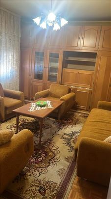 Regal, kauči, fotelje