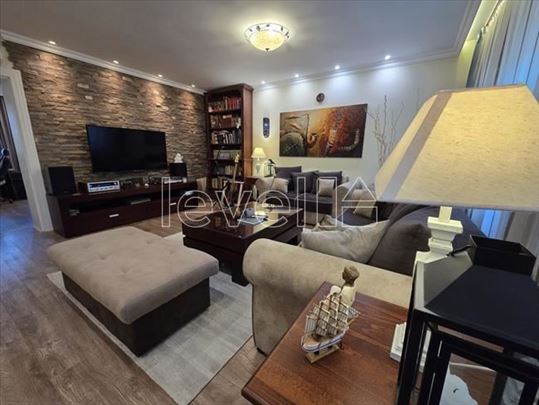 Stan,Novi Sad,Železnička Stanica,kv: 64.00, € 1870