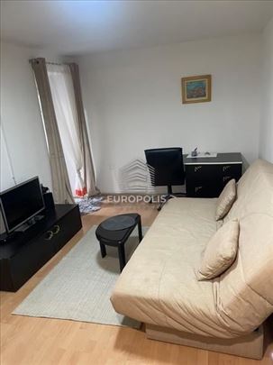 Stan sa zasebnim dvorištem ID#8138