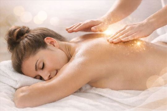 Terapeutska masaža leđa sa bioenergijom