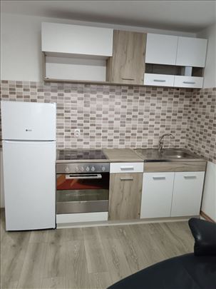 🚀TOP PONUDA🚀 Izdaje se trosoban stan 