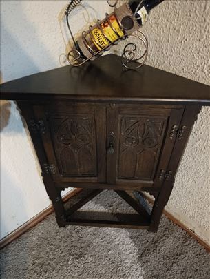 Ugaona duborez komodica 