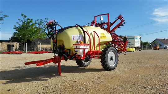 Vučena prskalica AgroMetal 2000 15MRX