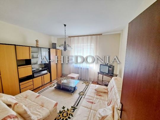 Železnik, izdavanje, 2.5 kuća, plac 4 ara