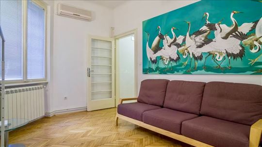 Atraktivna lokacija - 2.0 stan u srcu Beograda