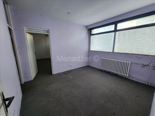 Blok 61, lokal 86m2, prizemlje, izlog