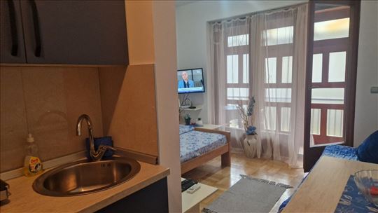 Garsonjera kod mosta ljubavi