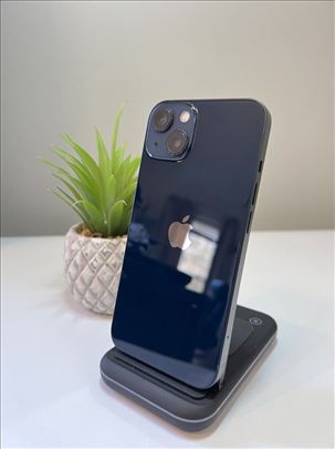 iPhone 13 crni kao novo 100% baterija rasprodaja
