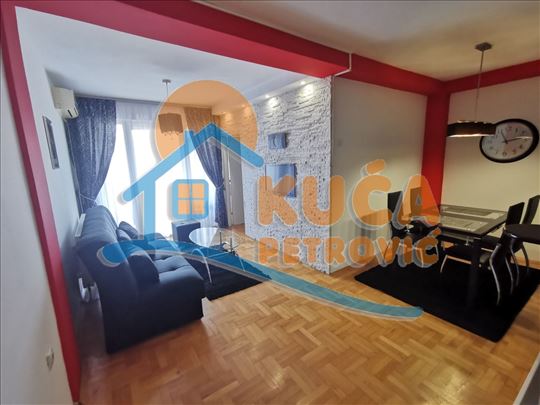 Izdaje se lux stan u strogom centru, 48m2, CG