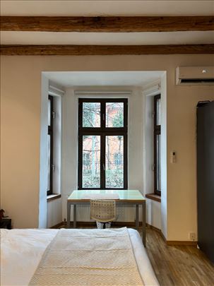 Izdaje se stan u kuci Neimar sa parking mestom