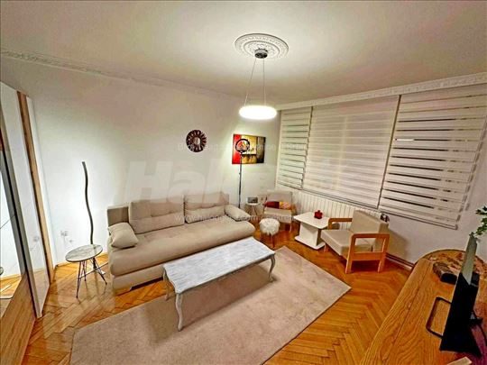 Izdajem stan u najlepsem delu Vracara