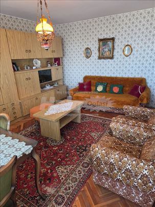 Izdajem trosoban stan