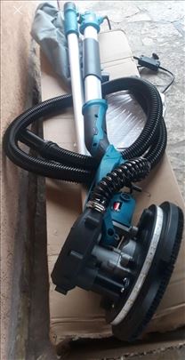 Izdavanje žirafe za šmirglanje zidova i plafona