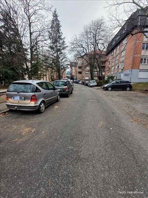 Karaburma, TC Merkur, perfektan, u parku, 1.5, 39