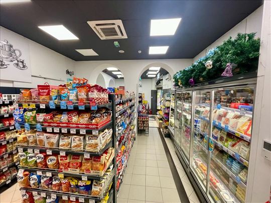 Lokal ugao Kralja Petra i Uzun Mirkove 100m2