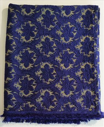 Luksuzni Brokat: Kraljevski plavi prekrivač 