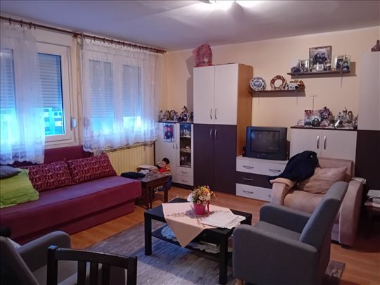 Mladenovac naselje 25. maj stan na prodaju