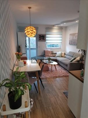 Moderan, odmah useljiv