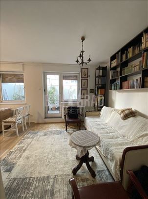 Odlična lokacija, trosoban, renoviran