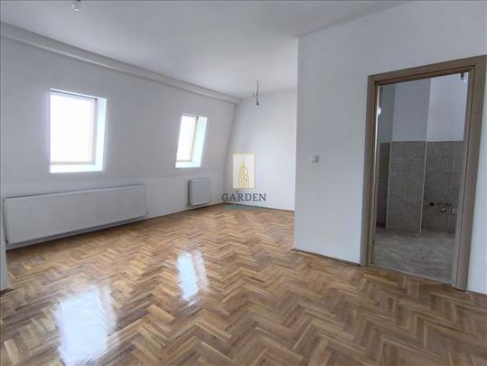 Petosoban duplex 129m2 - nov, funcionalan stan, na