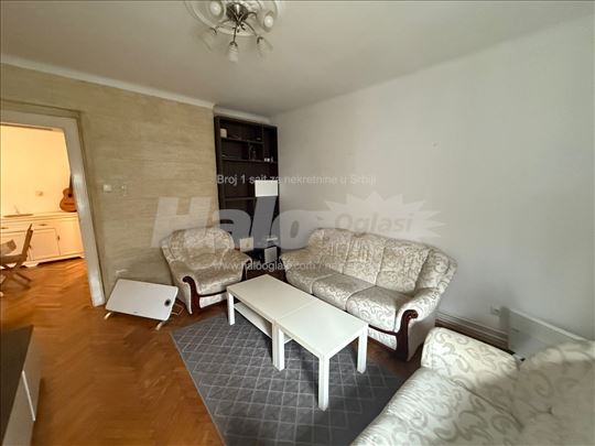 Prelep stan u srcu Vračara, potpuno renoviran