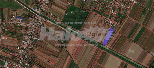 Prodajem parcelu u Deču