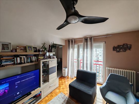 renoviran adaptibilan uknjizen stan