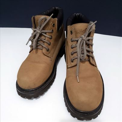 Sniženo. ELLESE kanadjanke kožne, br 37