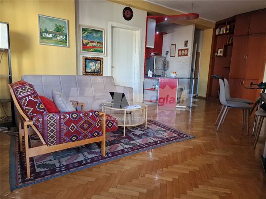 Stan na Dorćolu, izuzetna lokacija, povoljno!