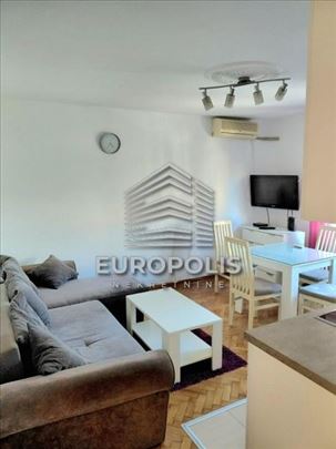 Uknjižen 1.5 na vrhunskoj lokaciji kod Liona