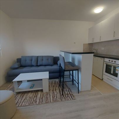 Voždovac - V.Stepe kod Velefarma, garsonjera 25 m2