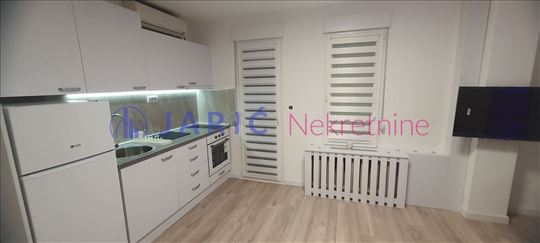 Blok 24 (Super Vero) ,neuseljavan stan 40m2.Lux!