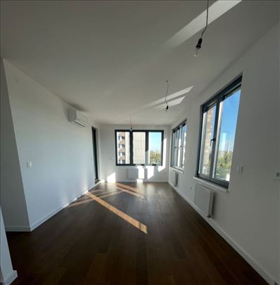 Četvorosoban stan - Kompleks Lastavice, Blok 58